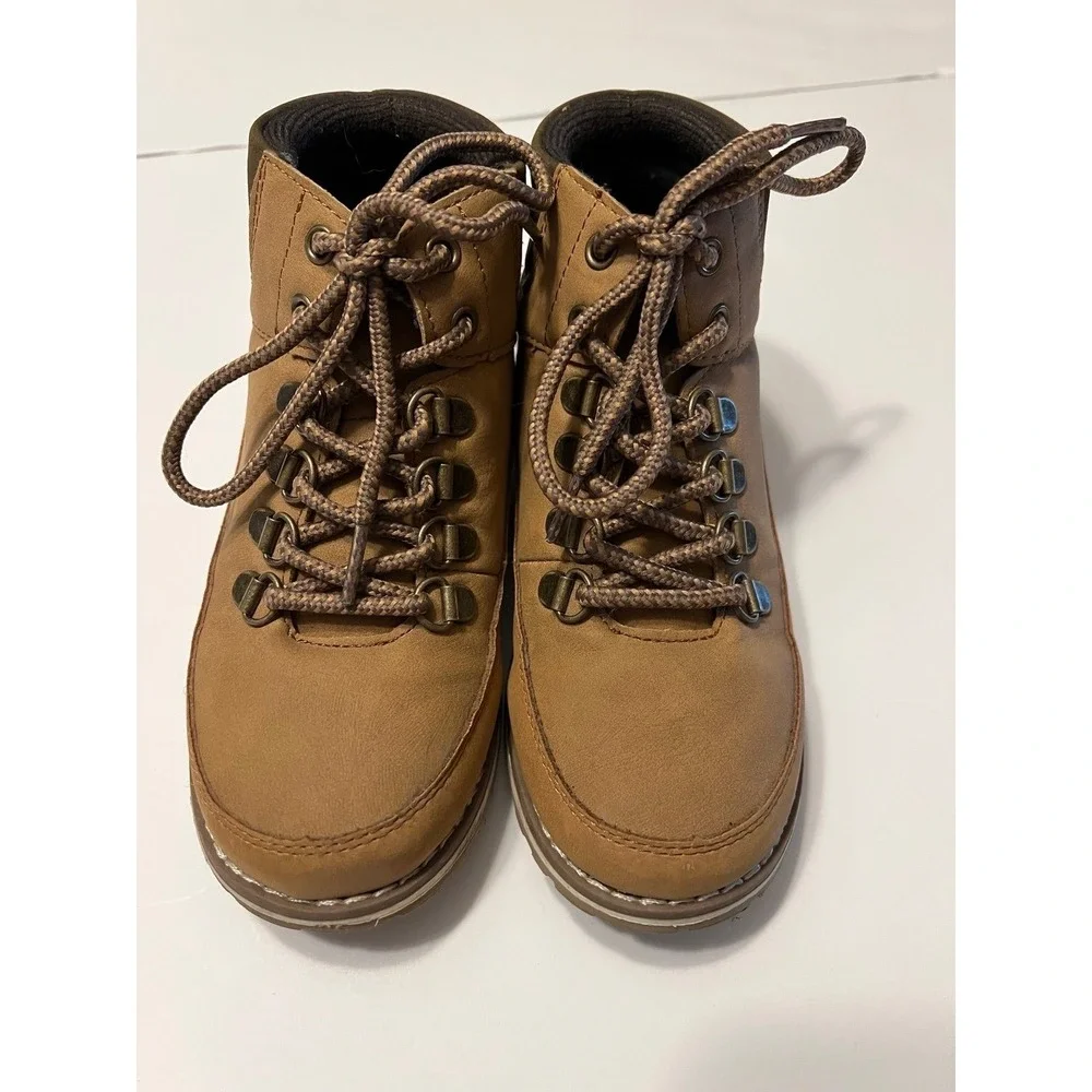 Boys size 13 boots (s-141)